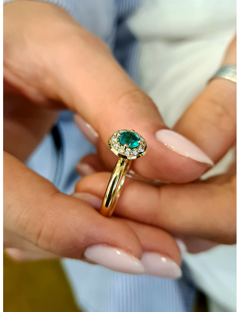 Žiedas RYTO TYLA su smaragdu ir deimantais